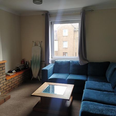 Self Catering 2 Bedroom Flat, Frequent Buses, 1-Minute Walk To Bus Stop, 20 Minutes To City Center Edinburgh Luaran gambar