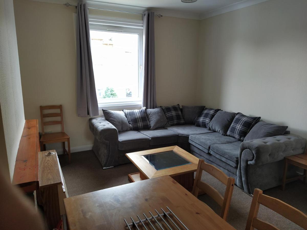 Self Catering 2 Bedroom Flat, Frequent Buses, 1-Minute Walk To Bus Stop, 20 Minutes To City Center Edinburgh Luaran gambar